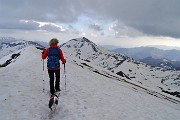 80 Scendiamo per la traccia della cresta sud